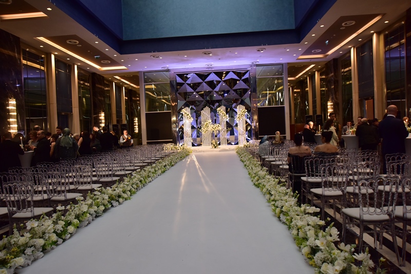 Emine Akan-Selçuk Güler  Görkemli Bir Dü�ünle Dünyaevine Girdiler 